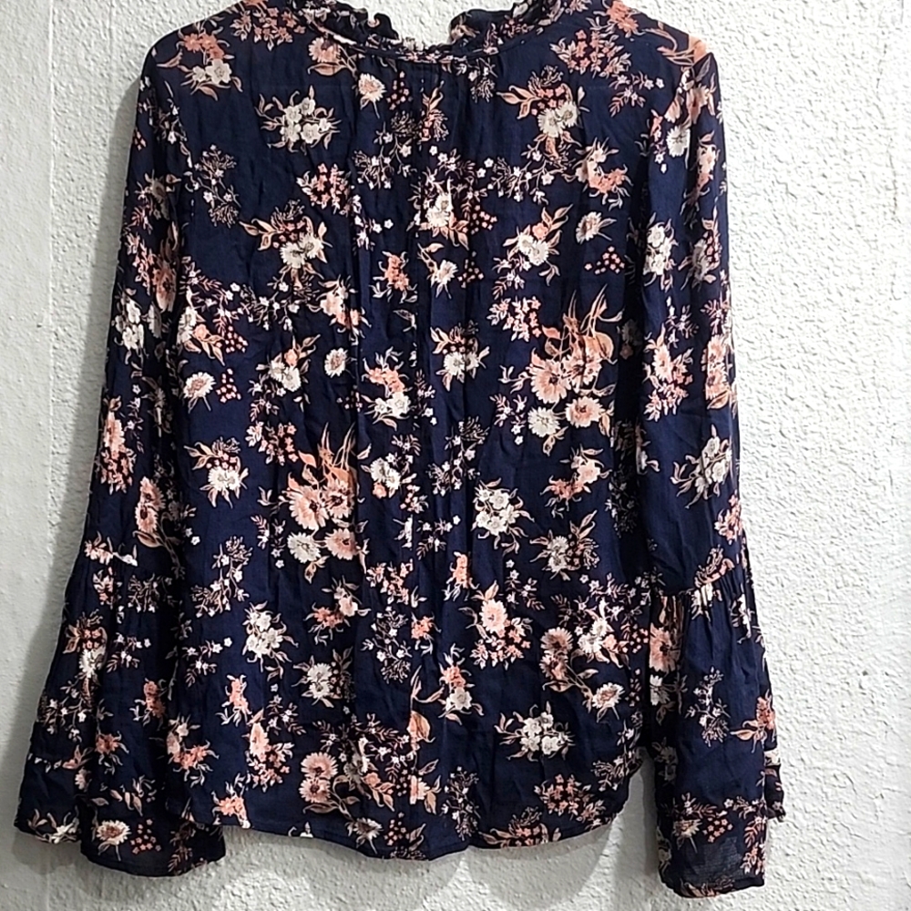 PRE-LOVE in fair condition Lucky Brand